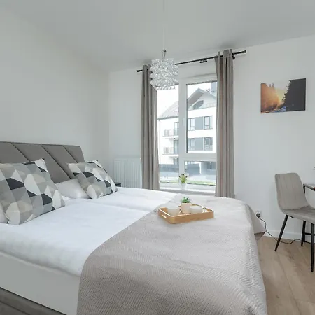 Modern Lux With Balcony By Renters Prestige Appartement