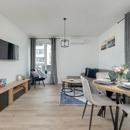 Modern Lux With Balcony By Renters Prestige Wieliczka