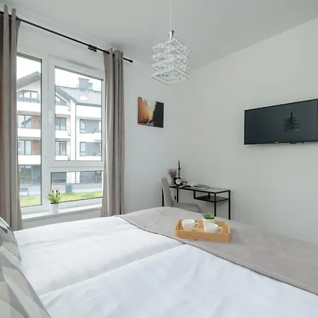 Modern Lux With Balcony By Renters Prestige Appartement
