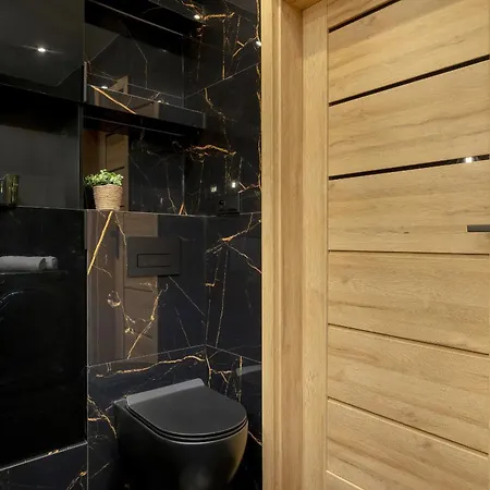 Modern Lux With Balcony By Renters Prestige Appartement